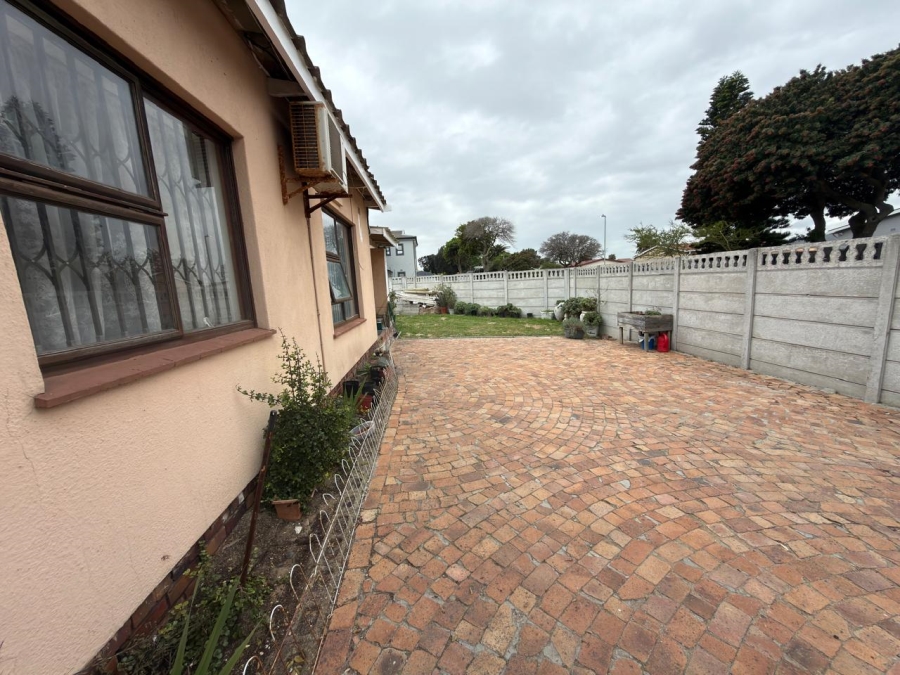 3 Bedroom Property for Sale in Sanddrift Western Cape